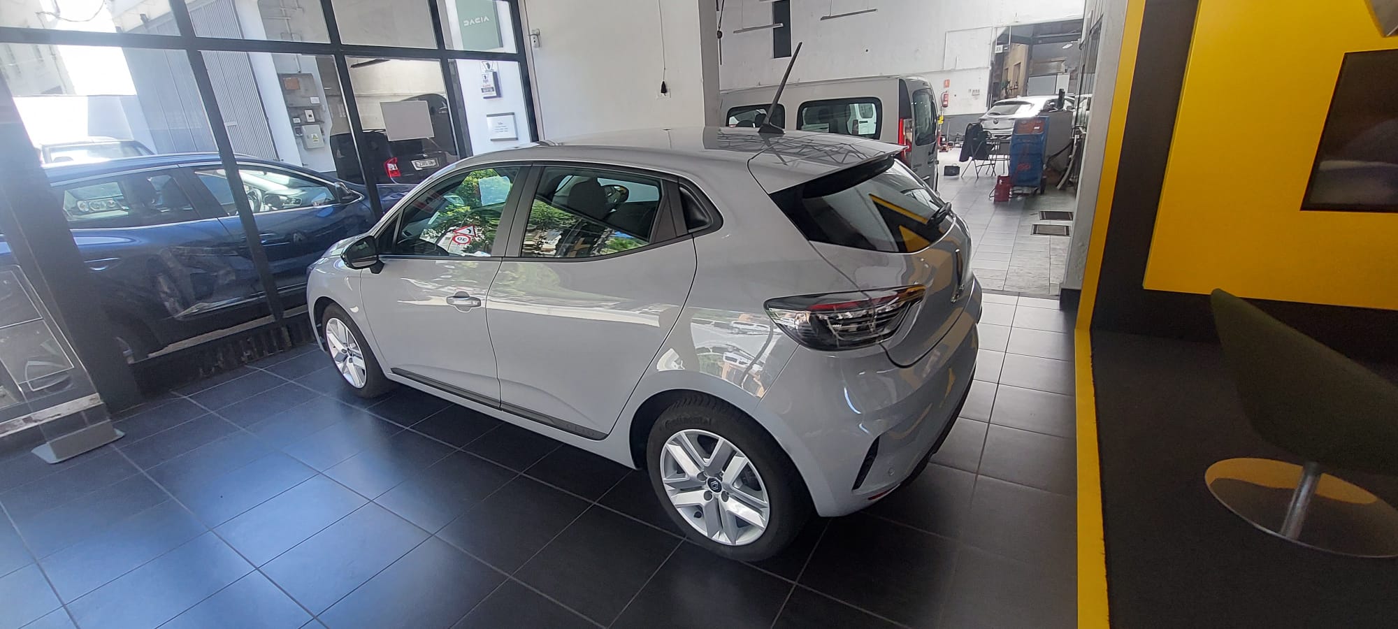 Renault Clio 1.0 100cv glp miniatura 5